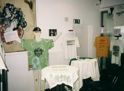 Die T-Shirt Ausstellung 2000 (hier in der Volksbank)